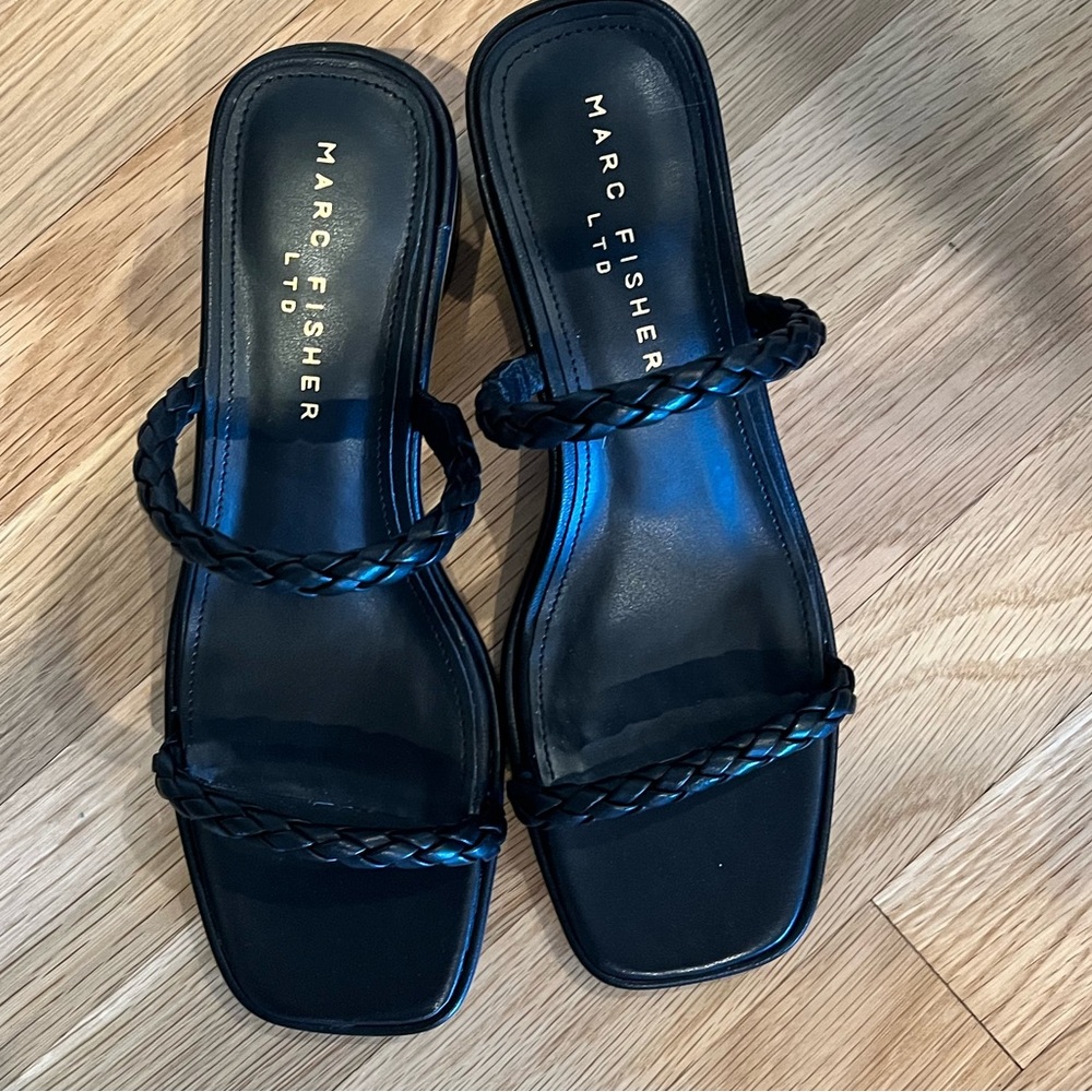 BRAND NEW Marc Fisher heels